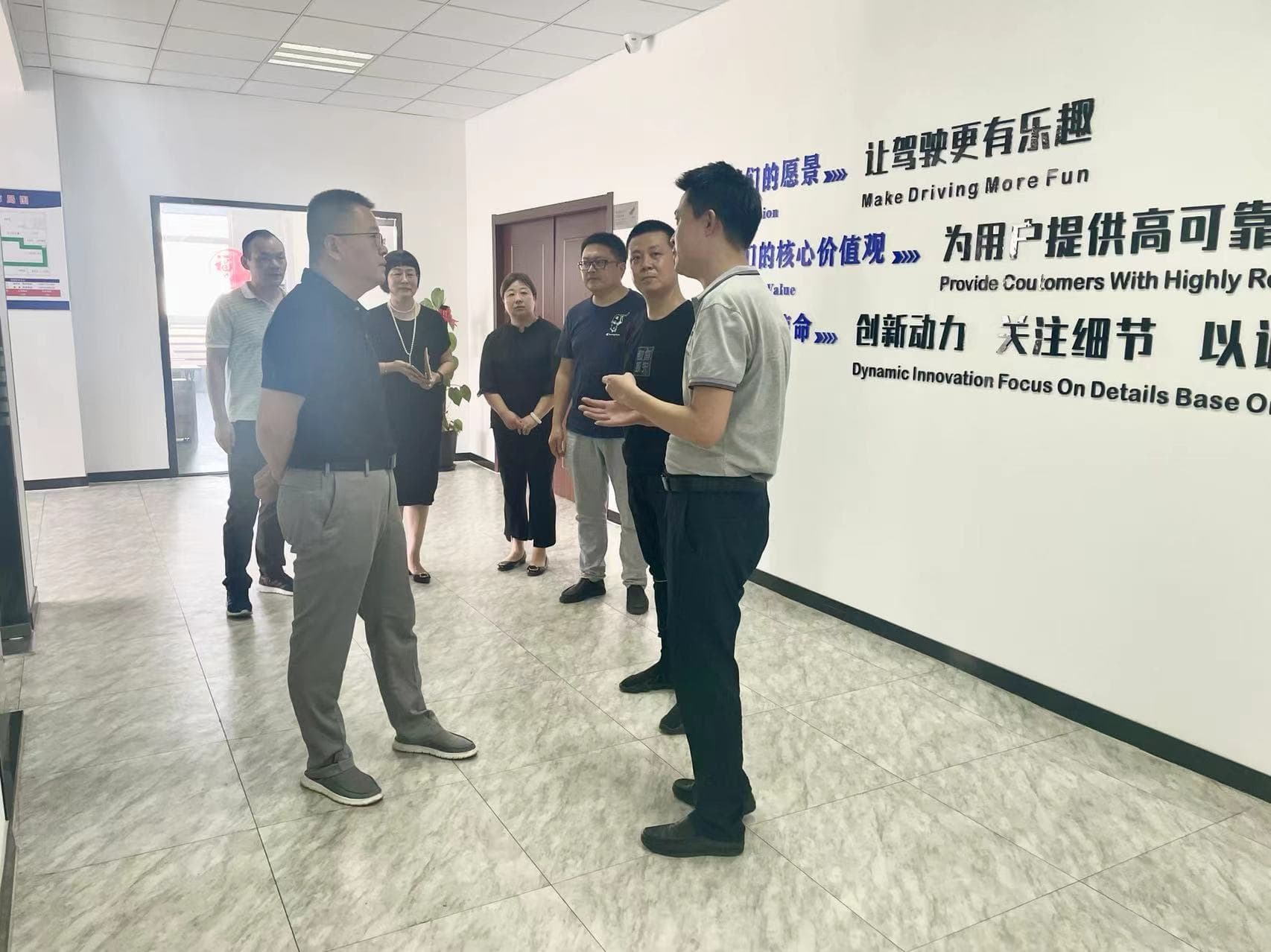 Technical discussion in the production facility